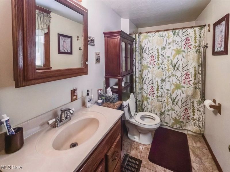 204 Tremble Avenue, Campbell, OH 44405 Photo 8