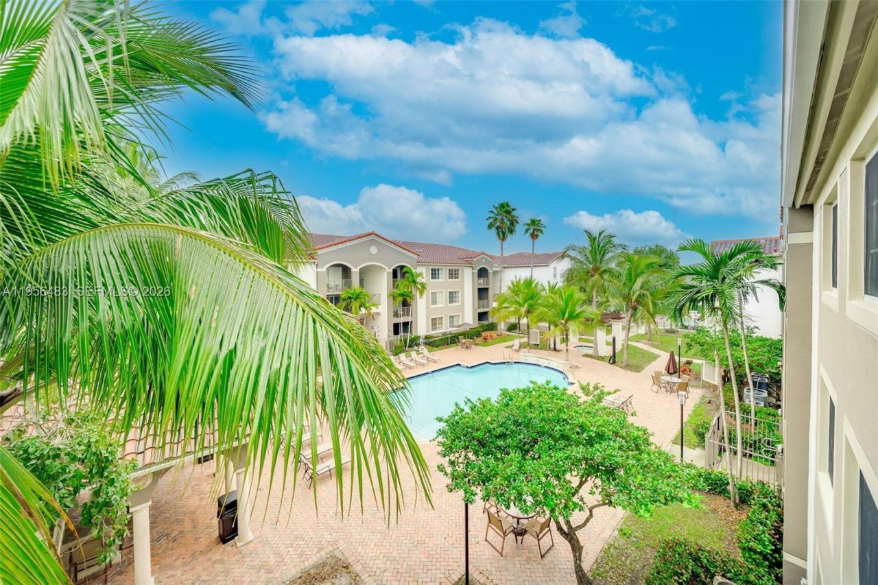 6831 SW 44th St, Unit 304, Miami, FL 33155 Photo