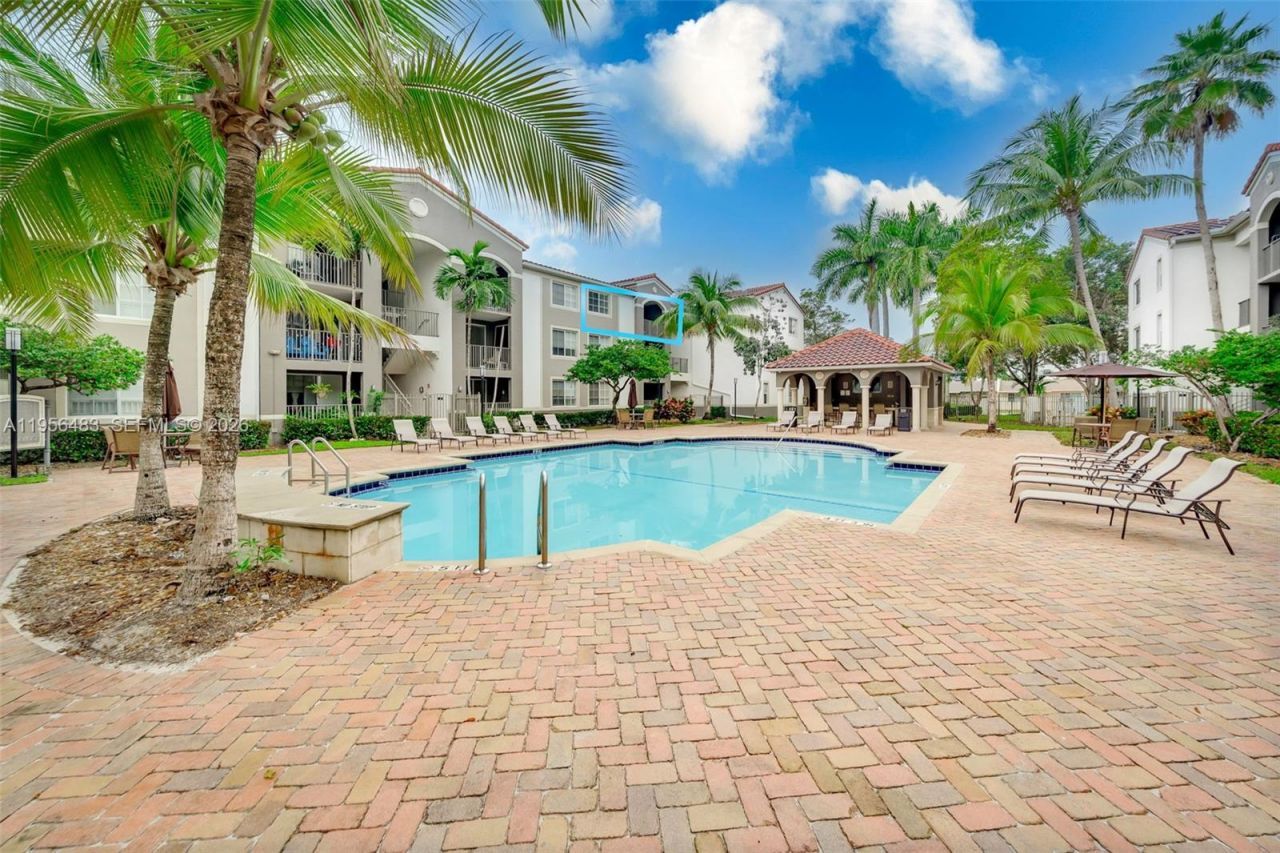 6831 SW 44th St, Unit 304, Miami, FL 33155 Photo