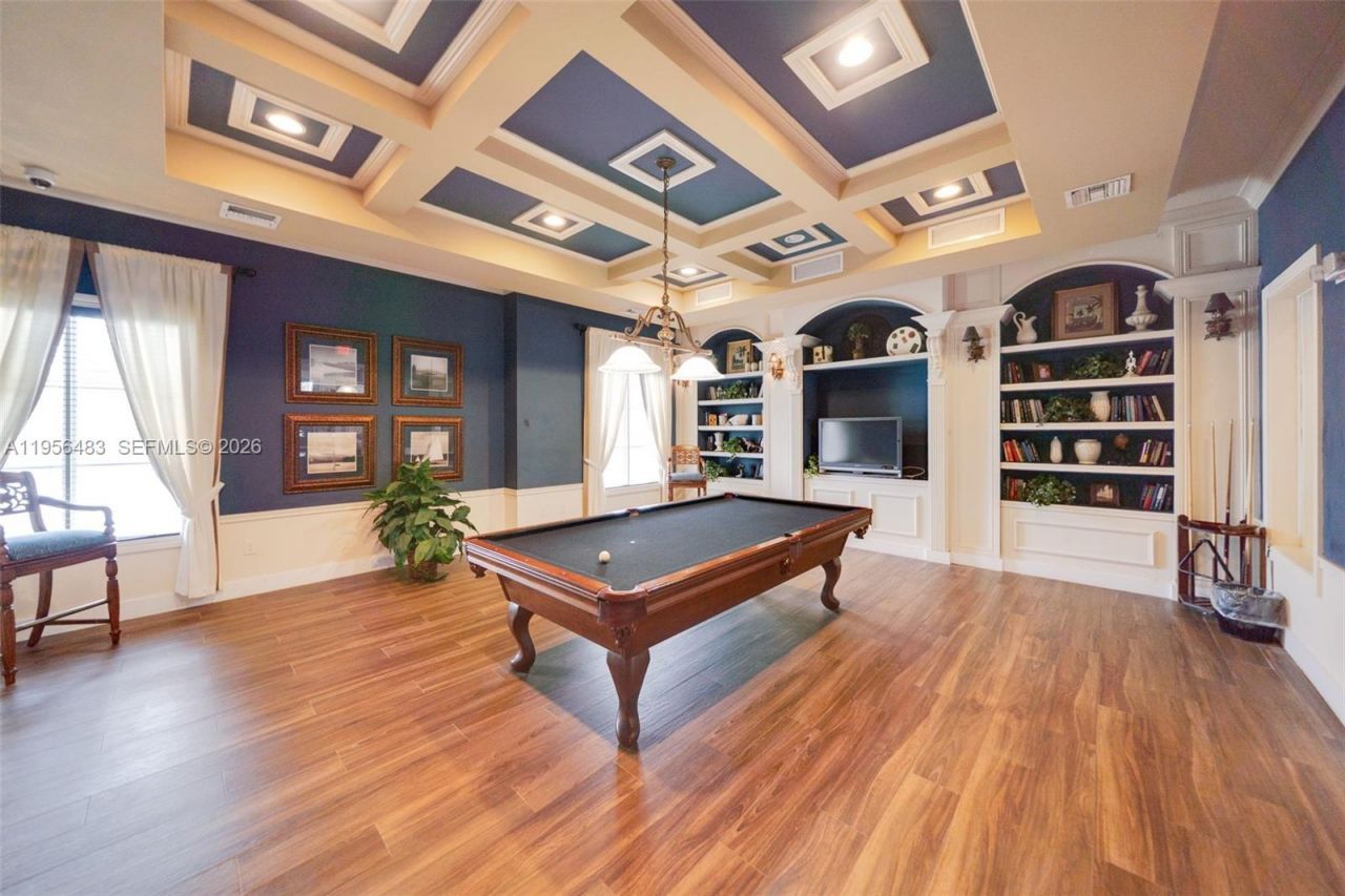 6831 SW 44th St, Unit 304, Miami, FL 33155 Photo