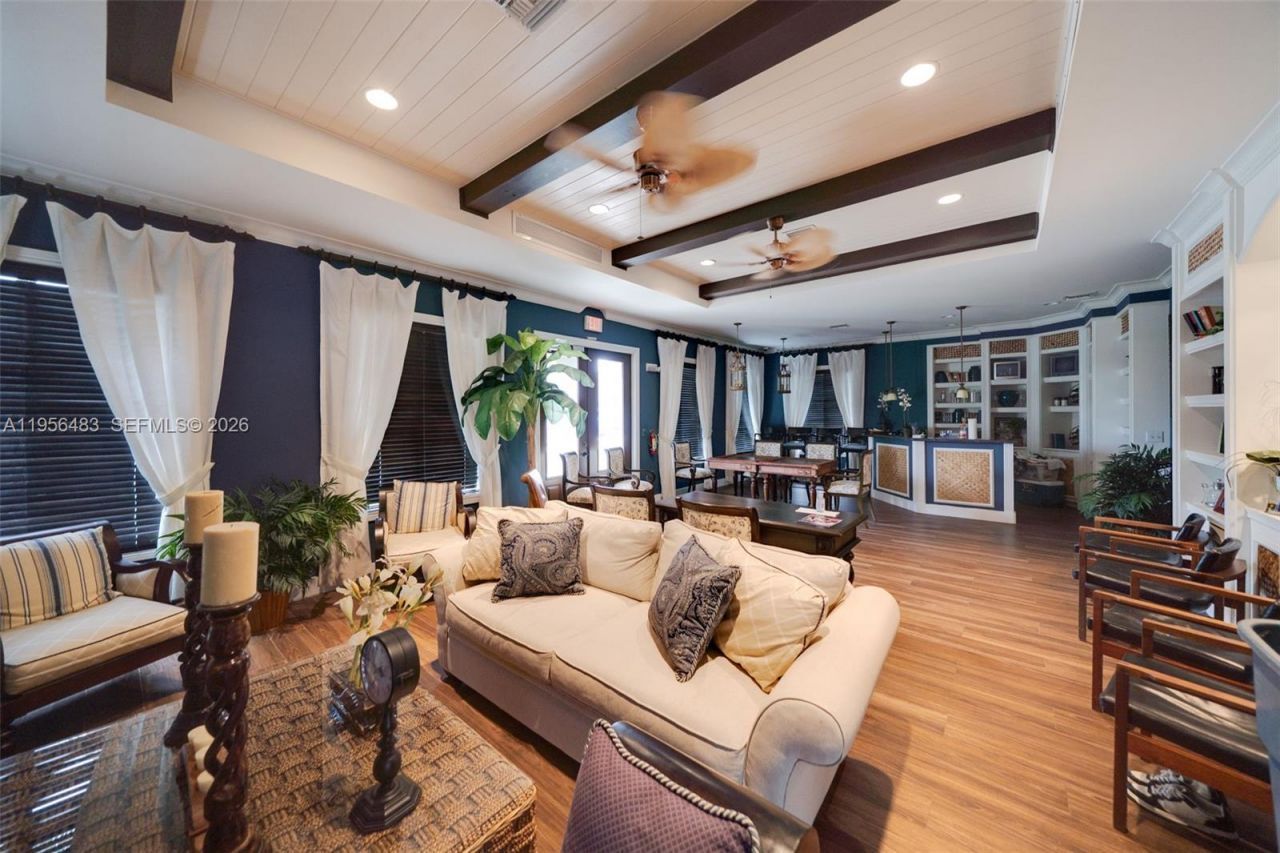 6831 SW 44th St, Unit 304, Miami, FL 33155 Photo