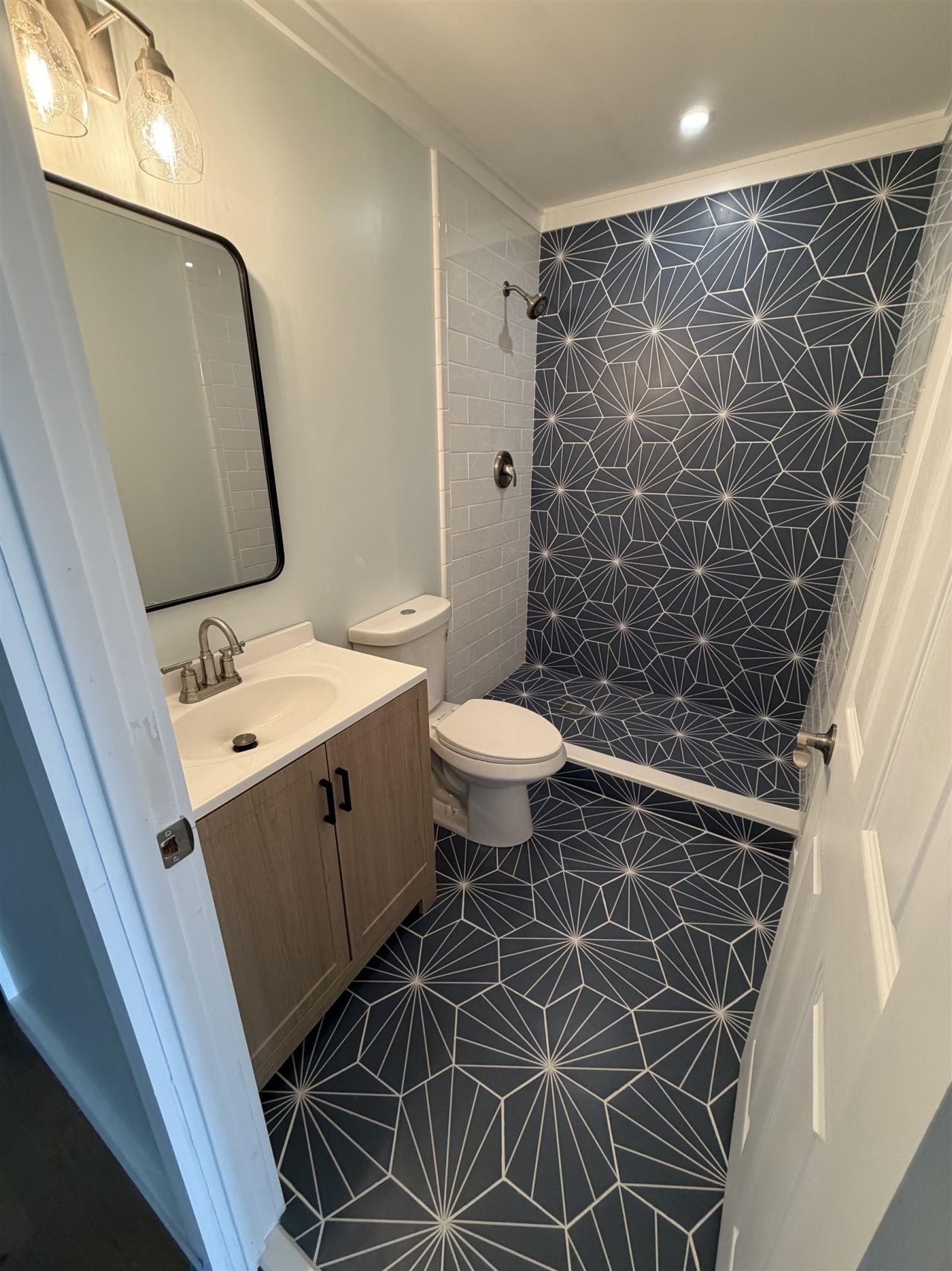 9501 Shore Dr. Photo 11