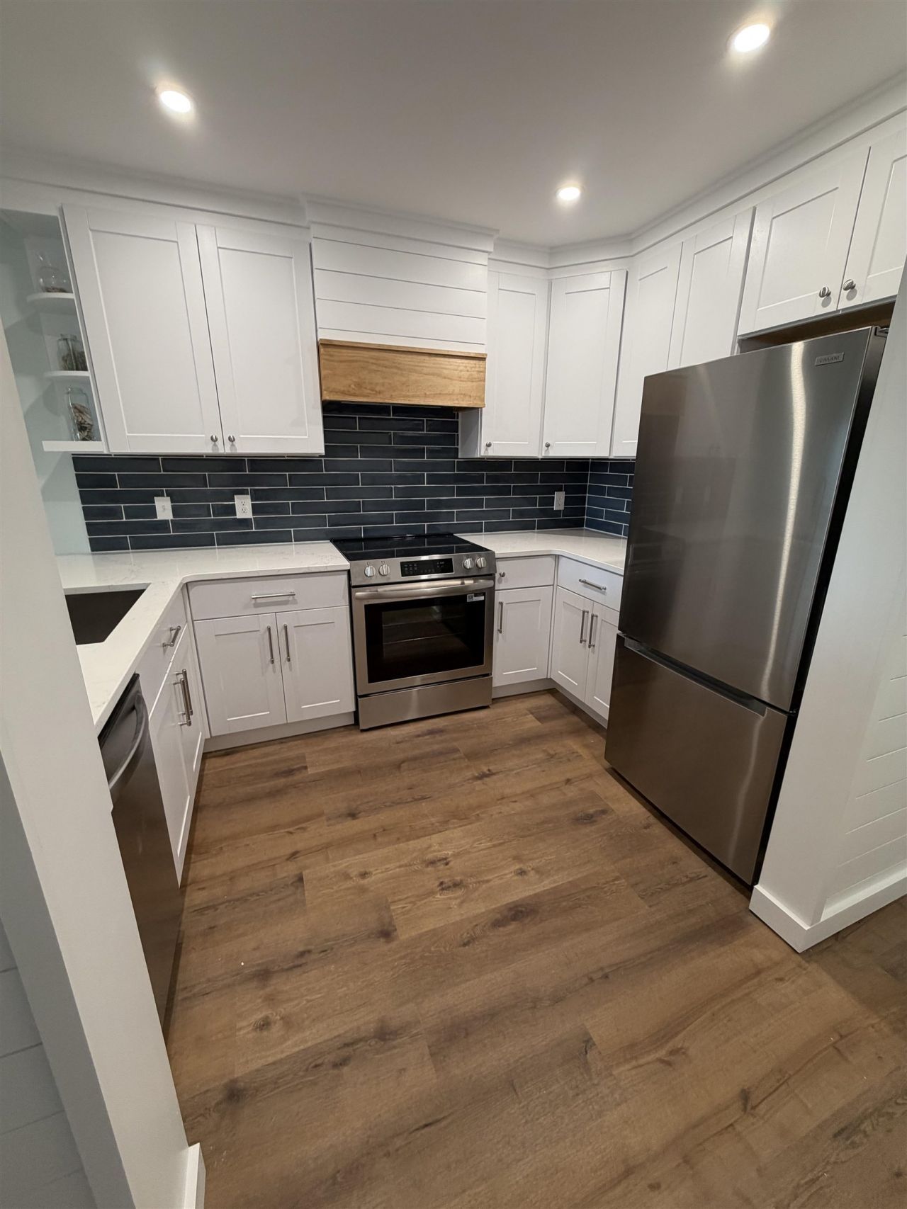 9501 Shore Dr. Photo 5