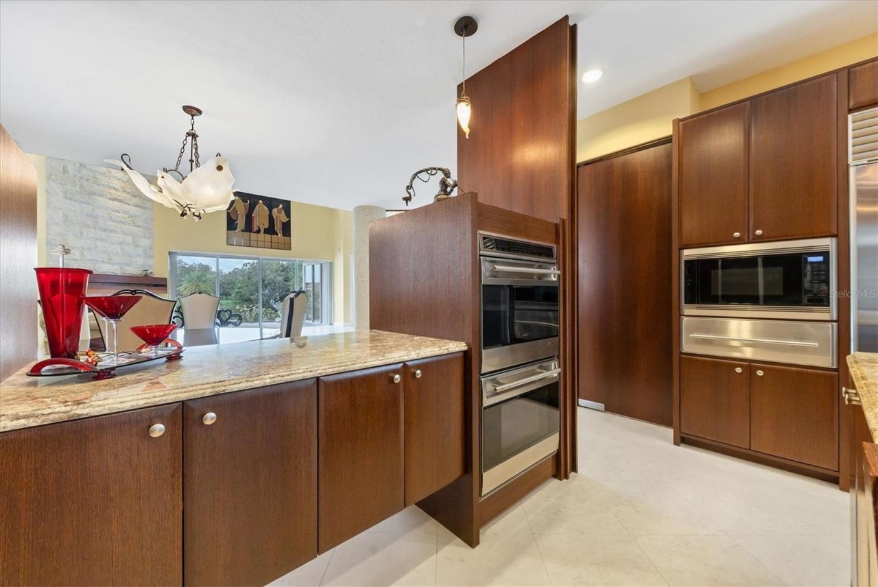 7716 Club Lane, Sarasota, FL 34238 Photo