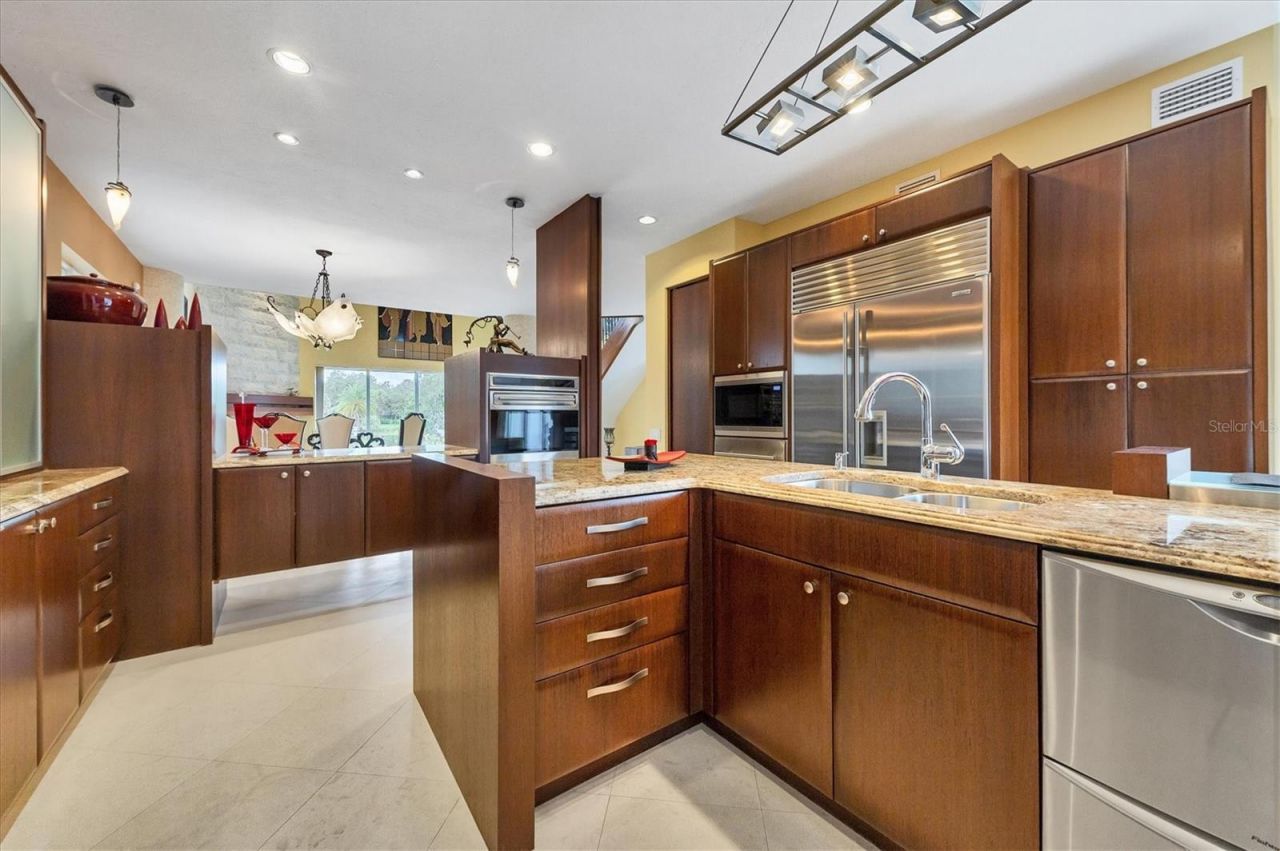 7716 Club Lane, Sarasota, FL 34238 Photo