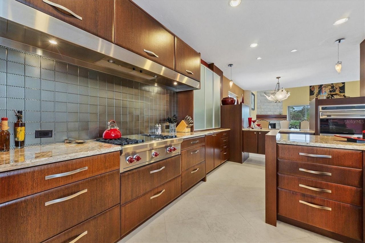 7716 Club Lane, Sarasota, FL 34238 Photo