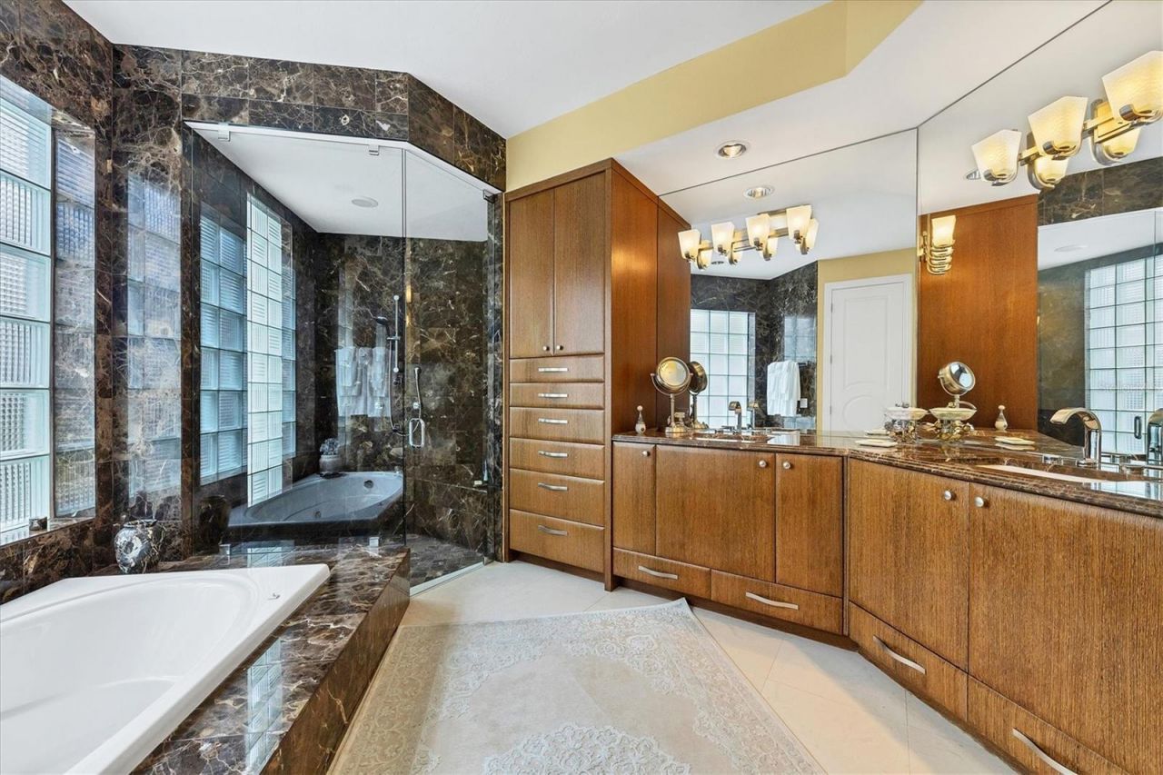 7716 Club Lane, Sarasota, FL 34238 Photo