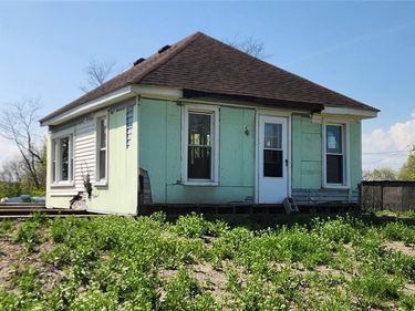 10781 Armstrong Road, South Rockwood Vlg, MI 48179