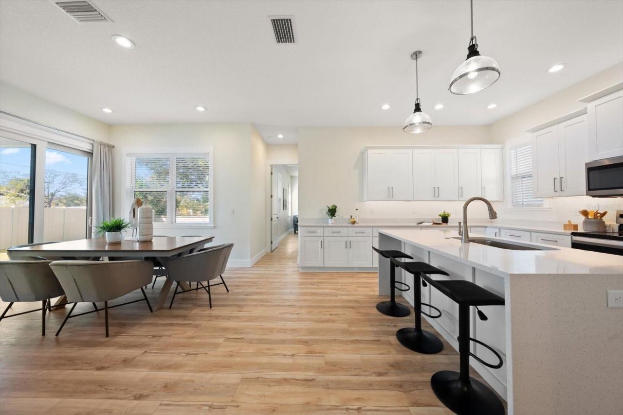 14733 Sunset Drive, Largo, FL 33774 Photo