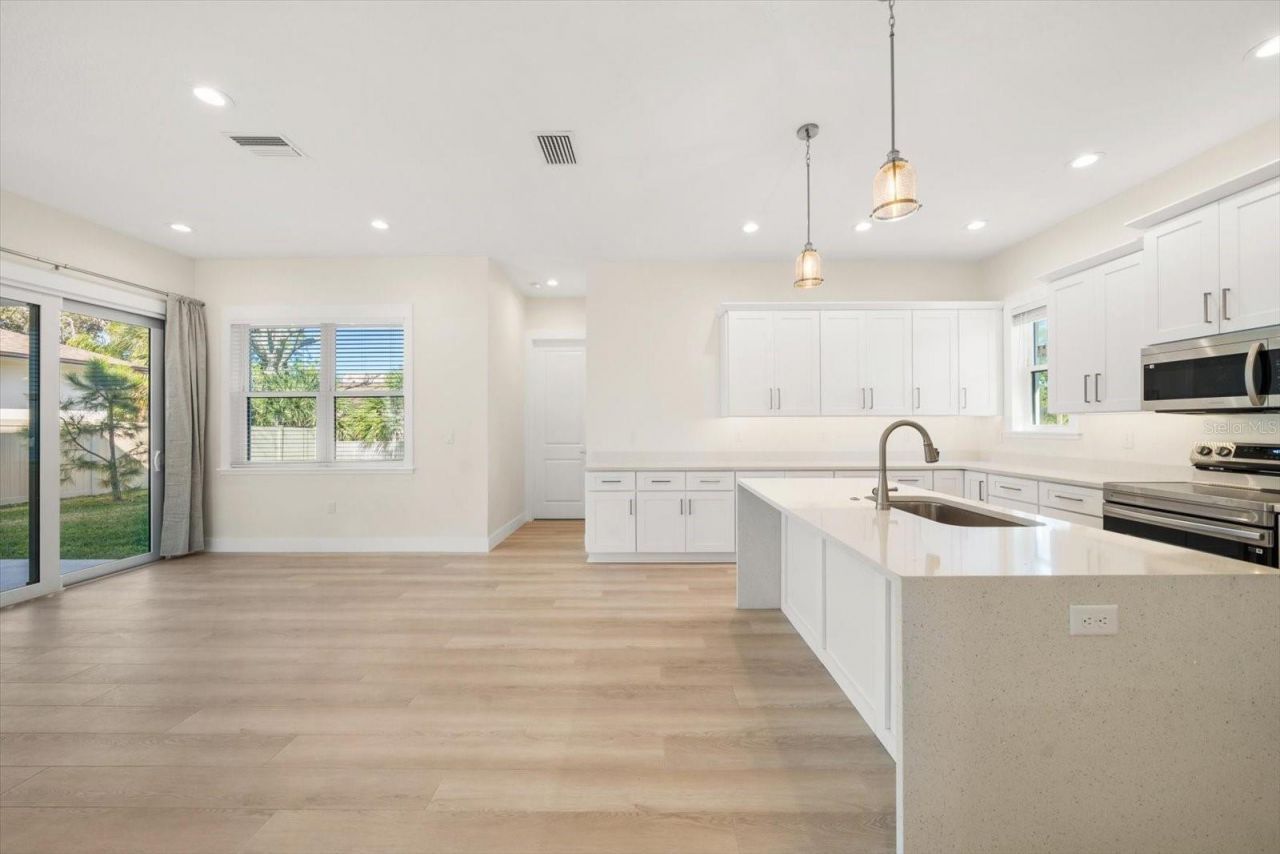 14723 Sunset Drive, Largo, FL 33774 Photo