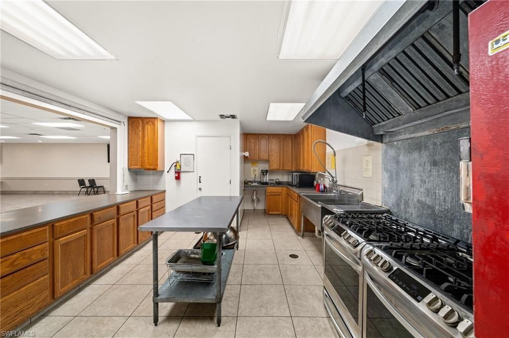917 SE 47th Ter, Cape Coral, FL 33904 Photo