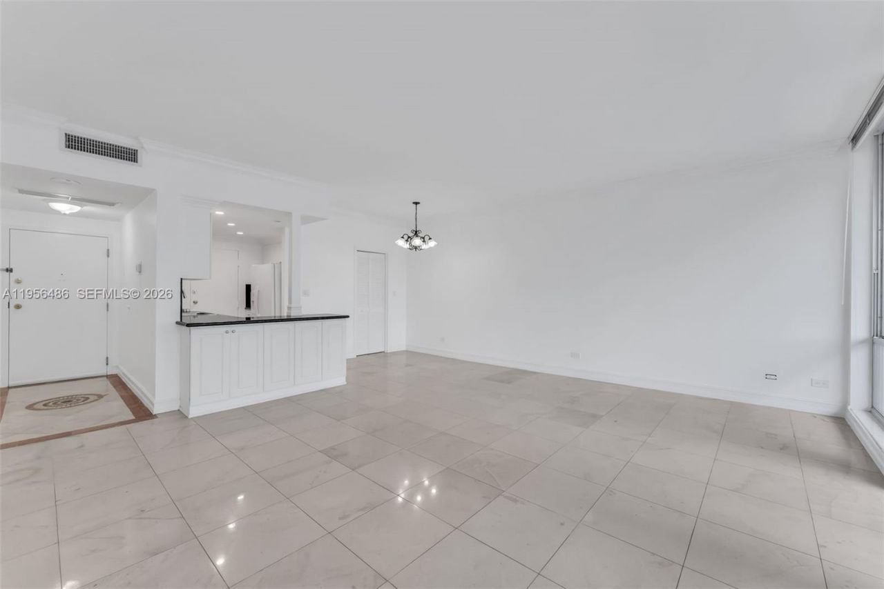 700 Biltmore Way, Unit 304, Coral Gables, FL 33134 Photo