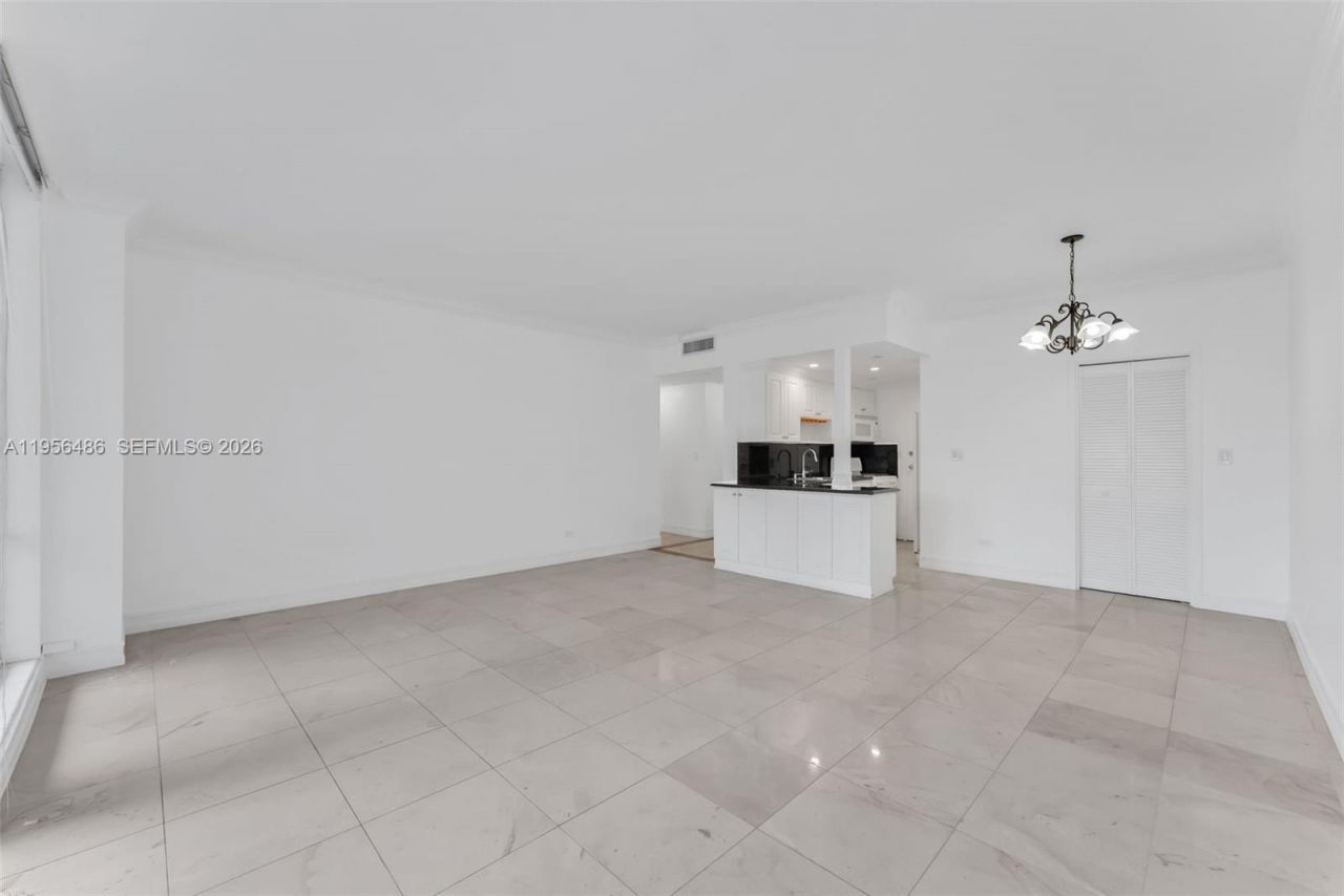 700 Biltmore Way, Unit 304, Coral Gables, FL 33134 Photo