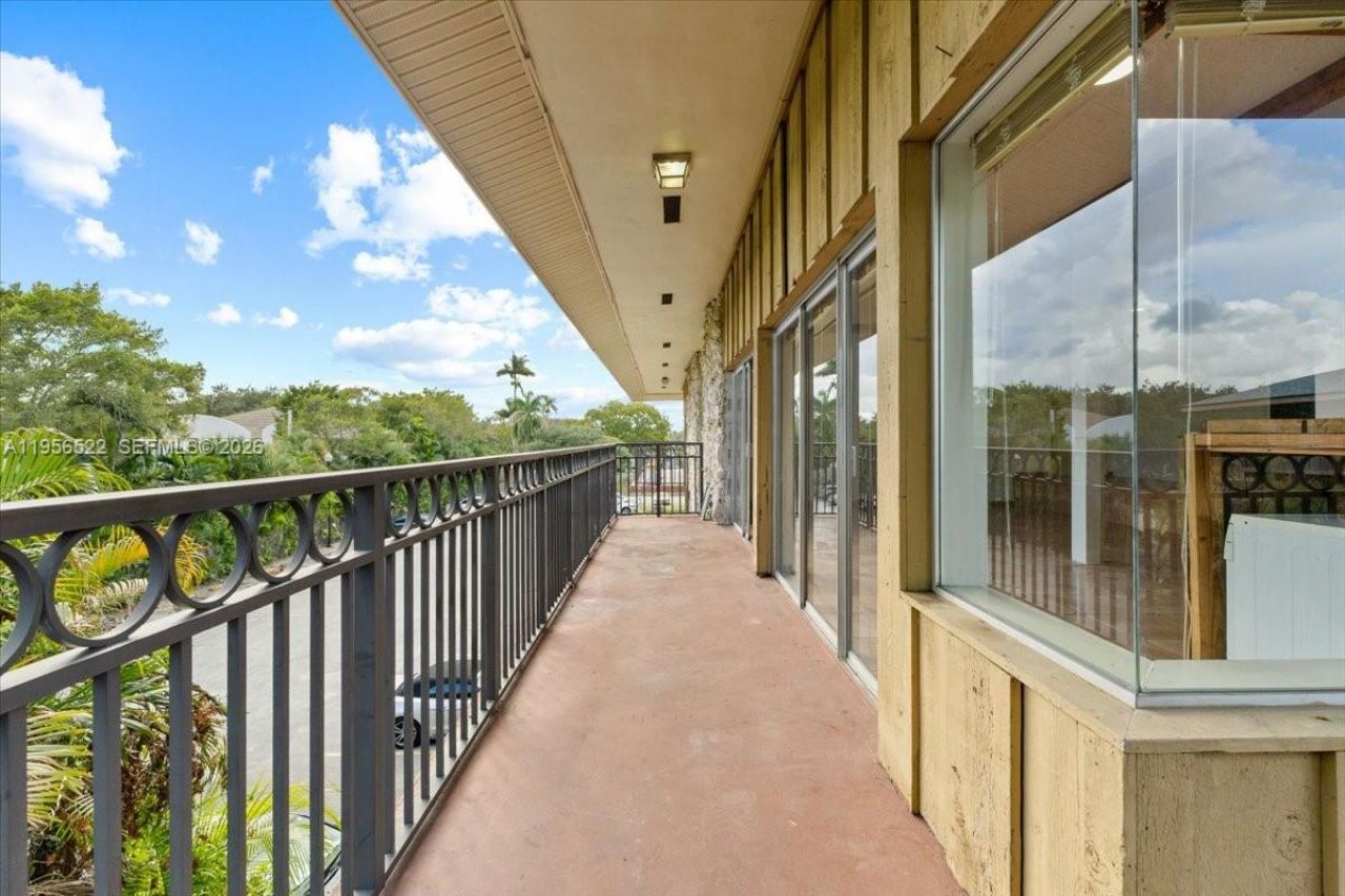 4850 SW 63rd Ter, Unit 232, Davie, FL 33314 Photo