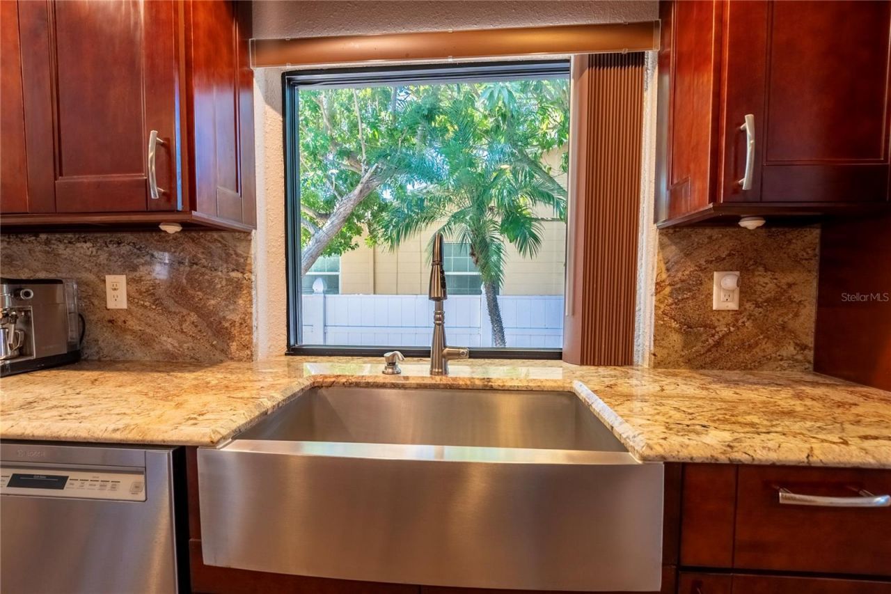 2300 37th Avenue N, Saint Petersburg, FL 33713 Photo