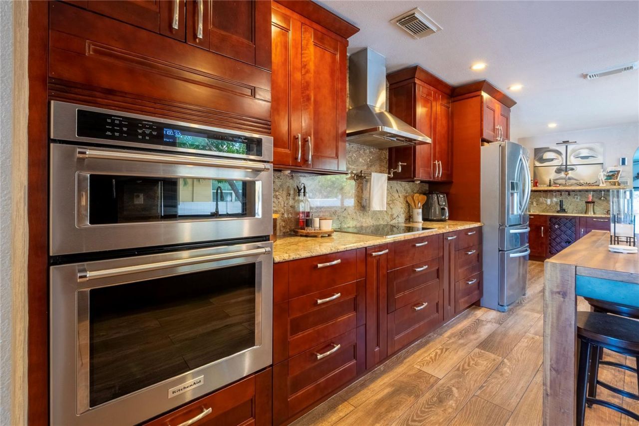 2300 37th Avenue N, Saint Petersburg, FL 33713 Photo