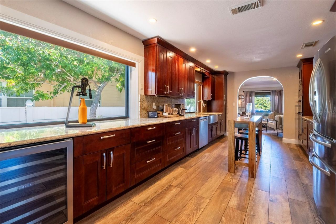 2300 37th Avenue N, Saint Petersburg, FL 33713 Photo