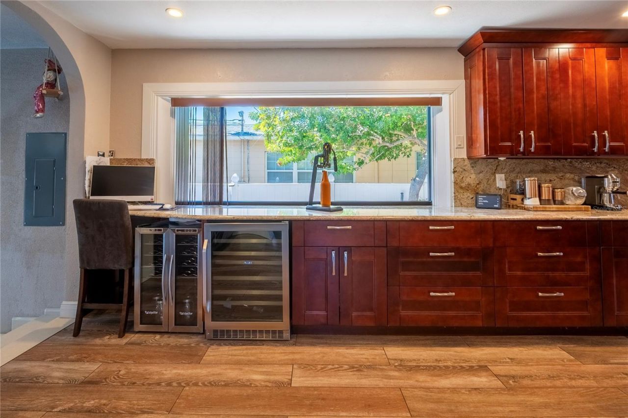 2300 37th Avenue N, Saint Petersburg, FL 33713 Photo