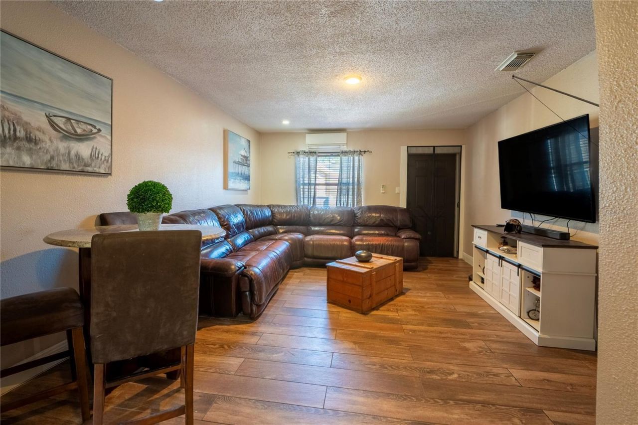2300 37th Avenue N, Saint Petersburg, FL 33713 Photo