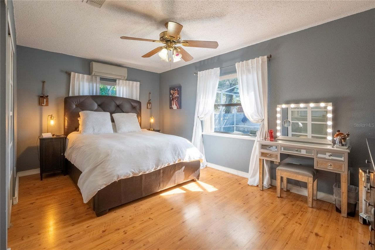 2300 37th Avenue N, Saint Petersburg, FL 33713 Photo