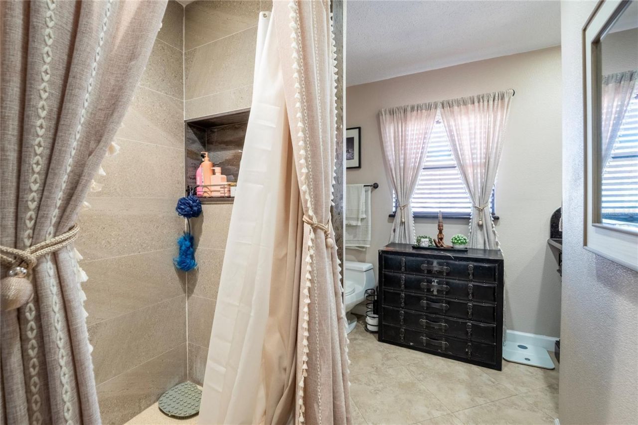 2300 37th Avenue N, Saint Petersburg, FL 33713 Photo