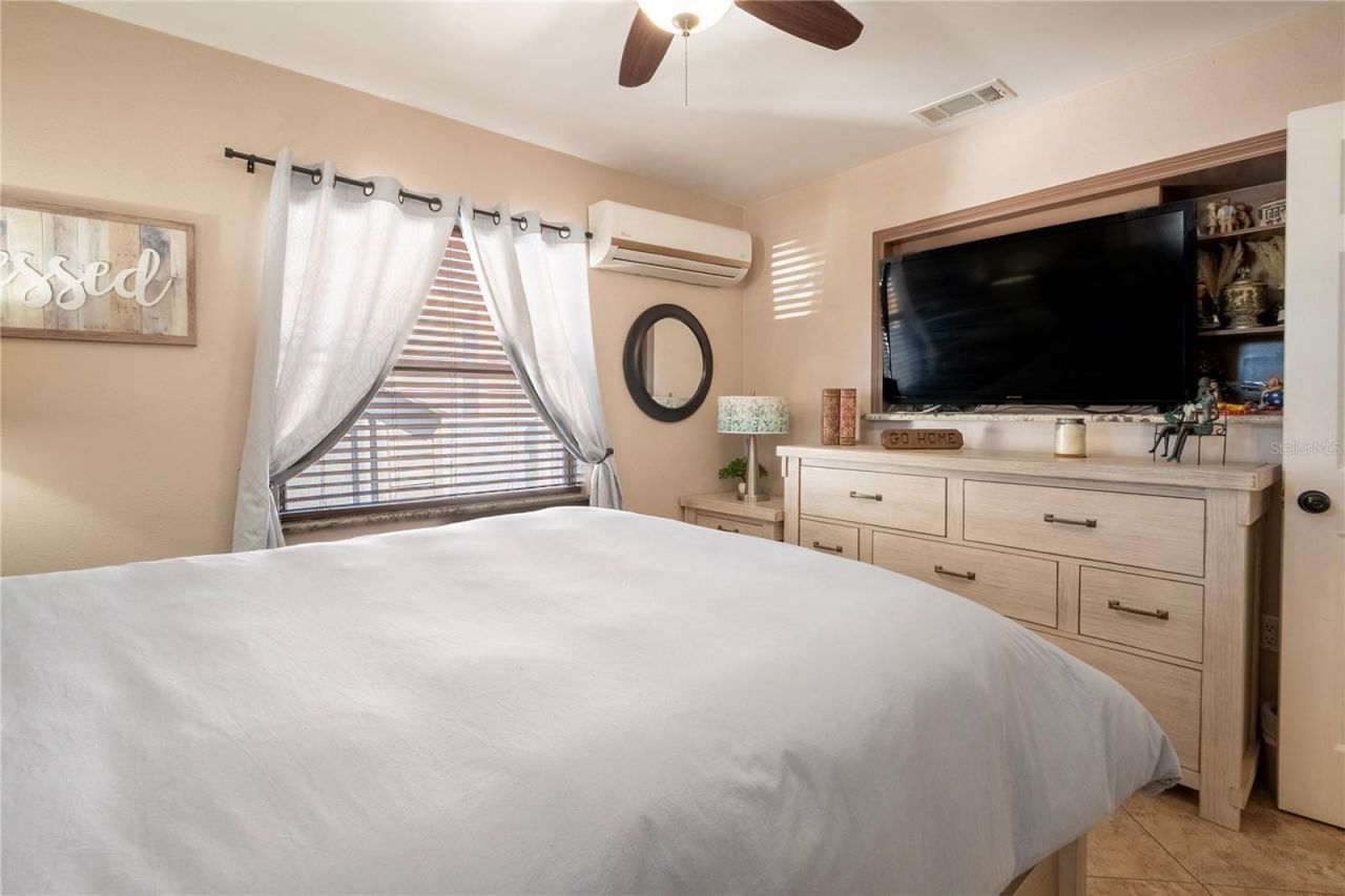 2300 37th Avenue N, Saint Petersburg, FL 33713 Photo