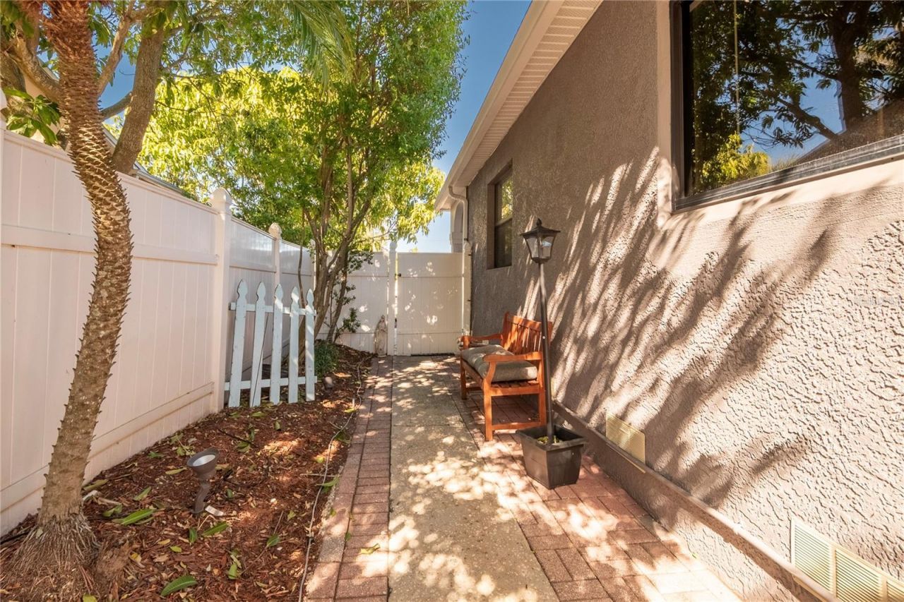 2300 37th Avenue N, Saint Petersburg, FL 33713 Photo