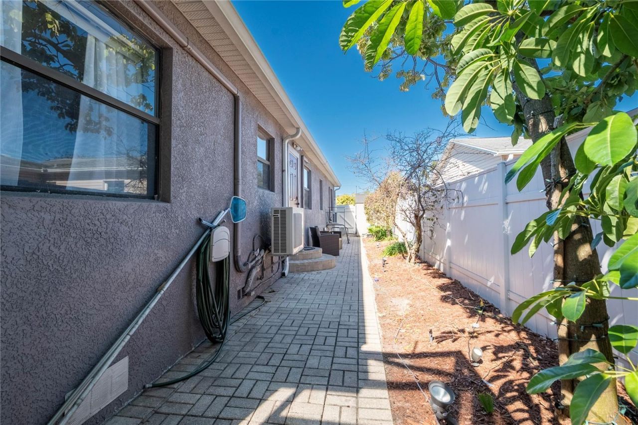 2300 37th Avenue N, Saint Petersburg, FL 33713 Photo