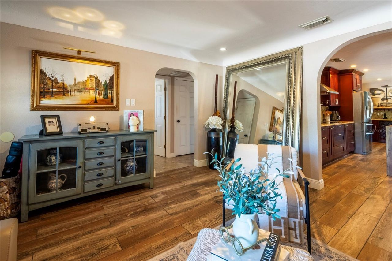 2300 37th Avenue N, Saint Petersburg, FL 33713 Photo