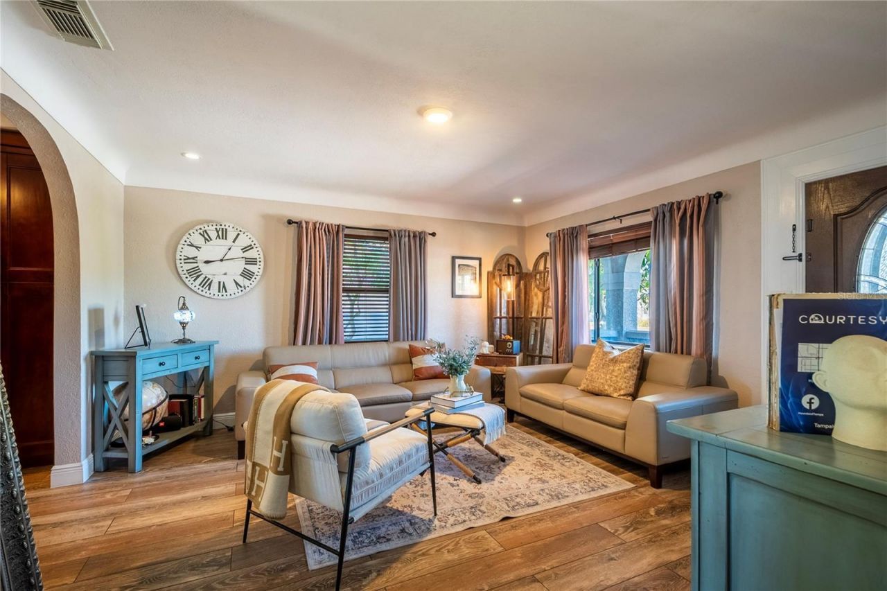 2300 37th Avenue N, Saint Petersburg, FL 33713 Photo