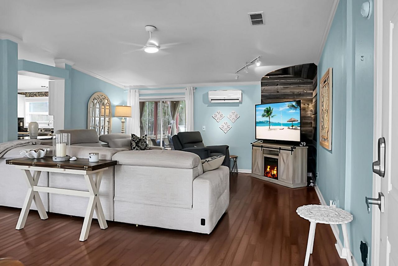 220 Albacore Road Photo 10