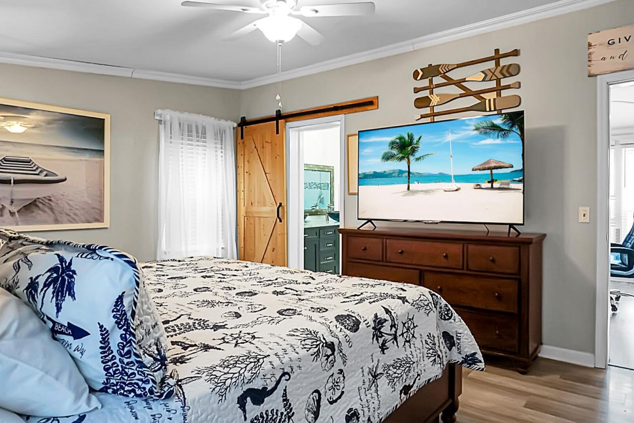 220 Albacore Road Photo 32