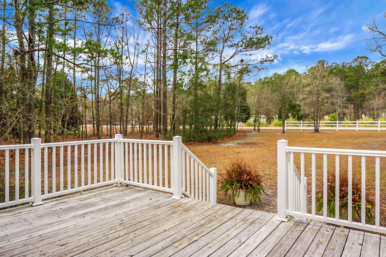 220 Albacore Road Photo 9