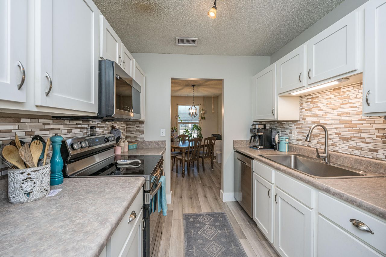 1365 Pinnacle Lane Photo 6