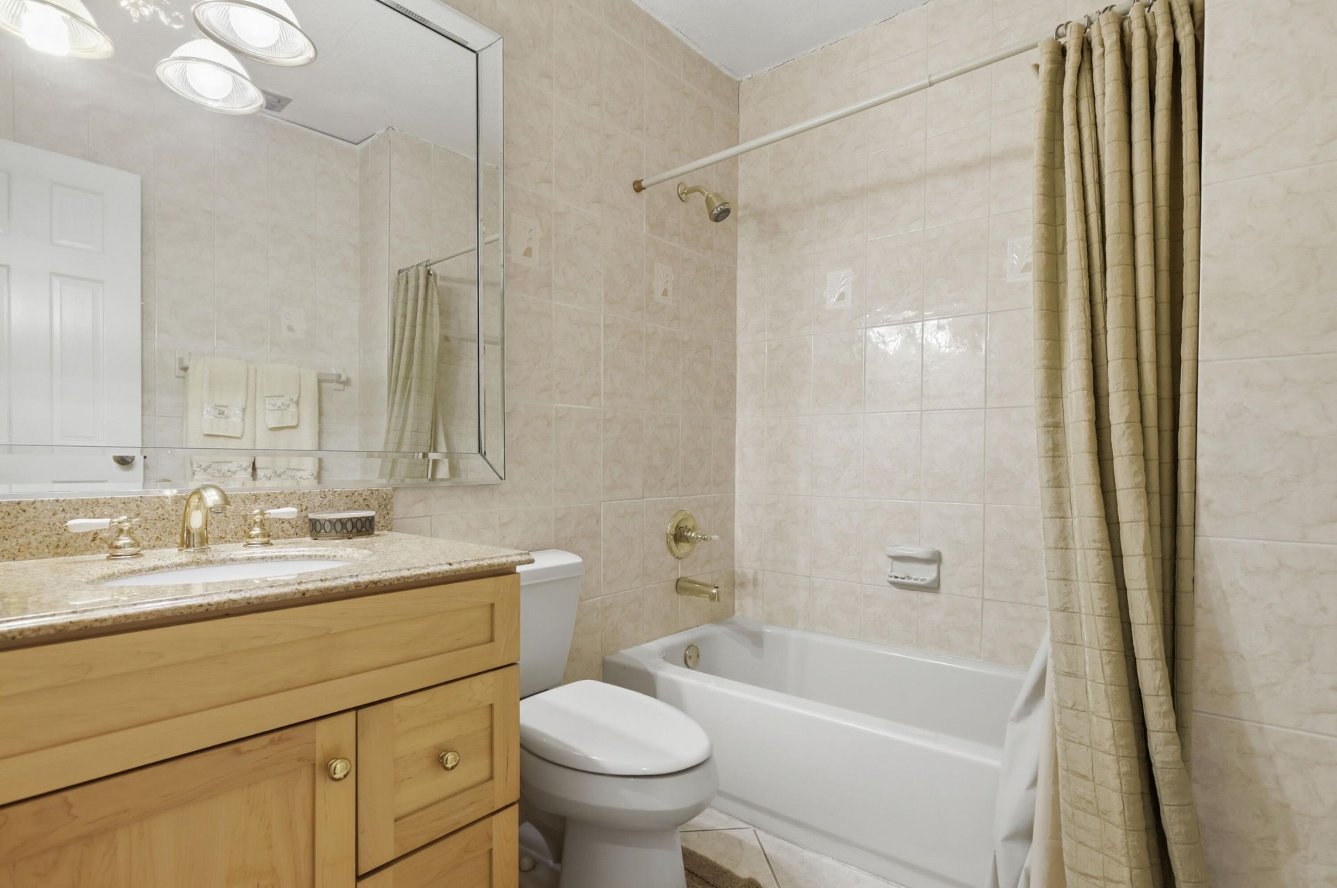 7445 N Augusta Drive, Hialeah, FL 33015 Photo