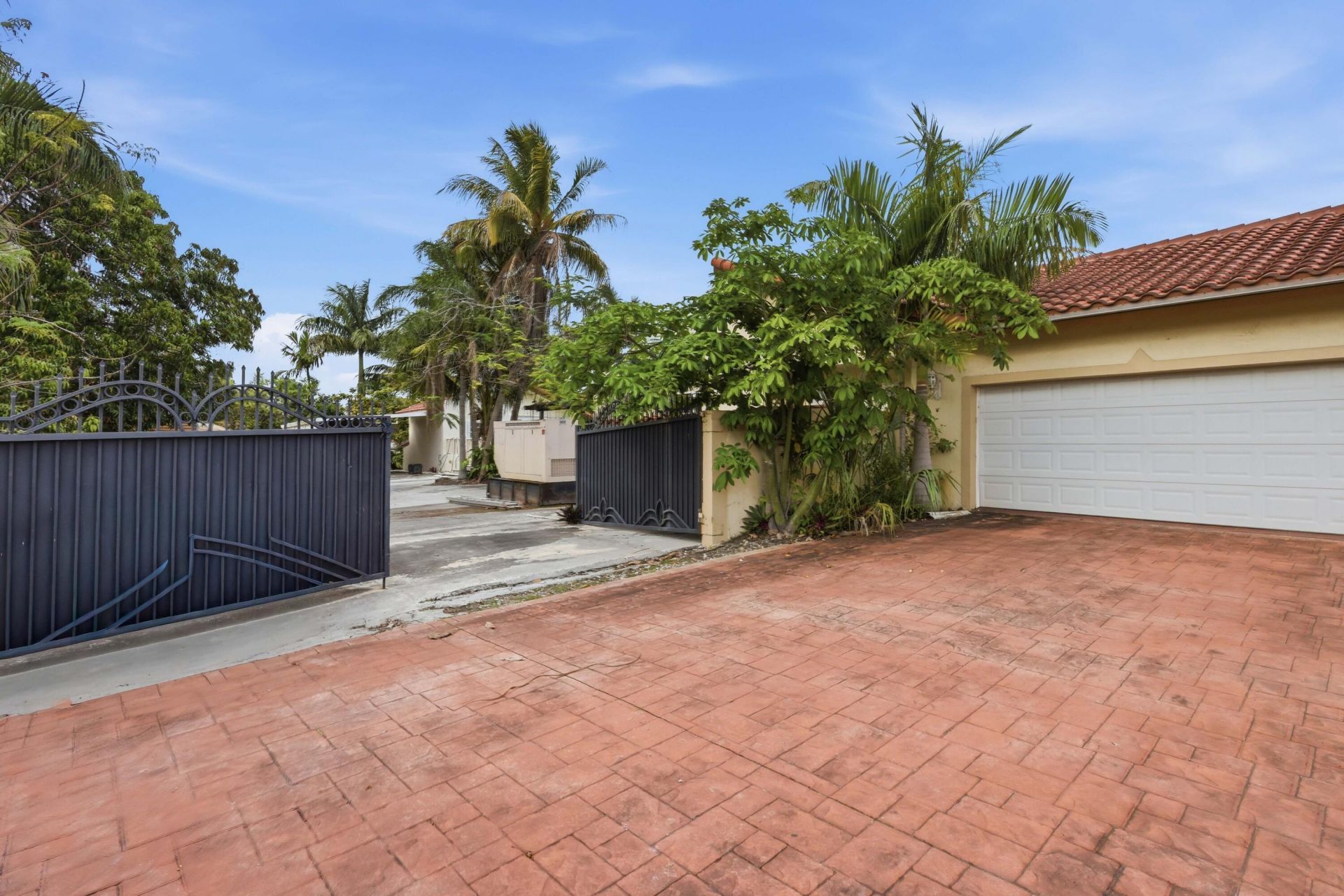 7445 N Augusta Drive, Hialeah, FL 33015 Photo