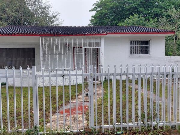 4824 NW 15th Ct , Miami, FL 33142