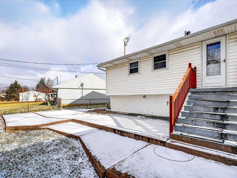 495 Daytona Road, Columbus, OH 43228 Photo 10