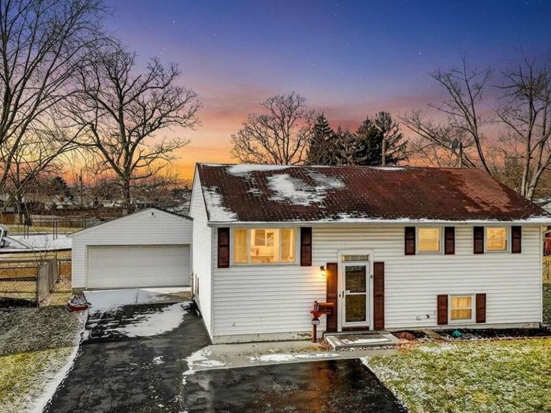 495 Daytona Road, Columbus, OH 43228 Photo 3