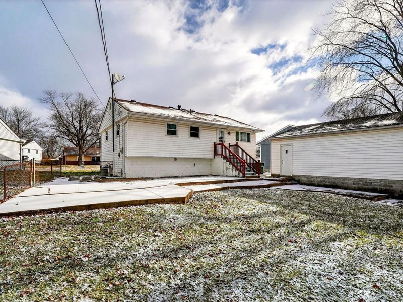 495 Daytona Road, Columbus, OH 43228 Photo 8