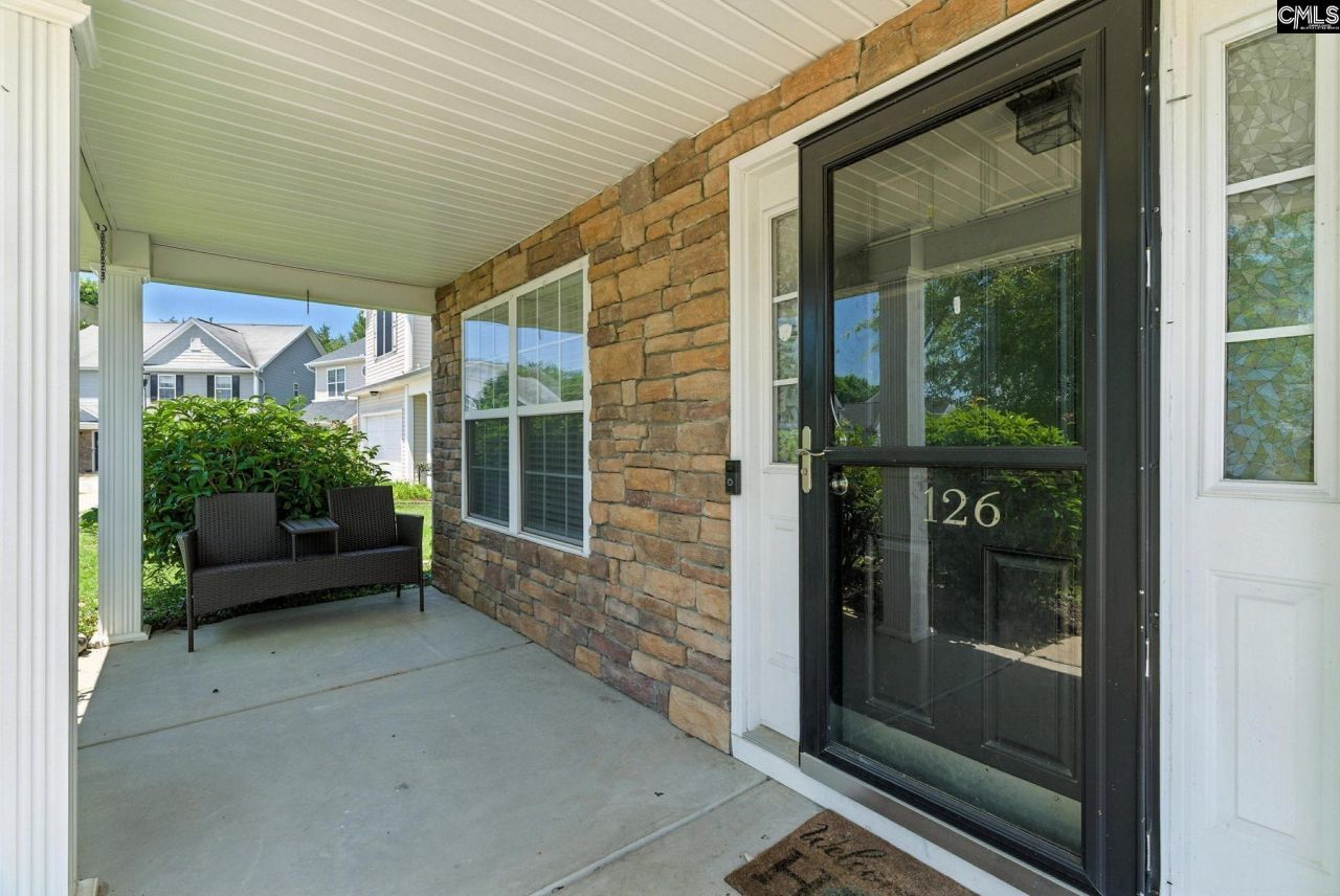 126 Red Pine Dr Photo 3