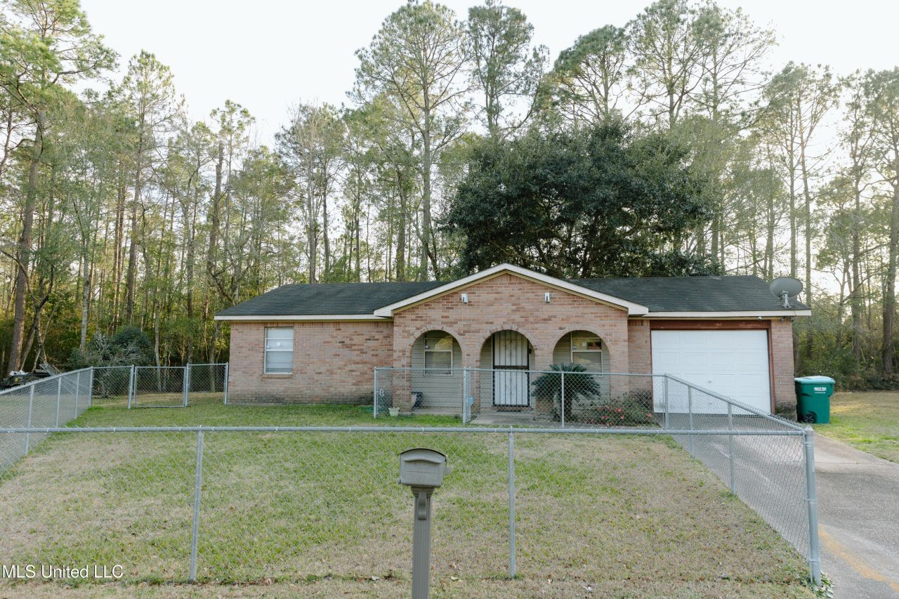 1405 Kingfisher Drive, Gautier, MS 39553 Main Photo