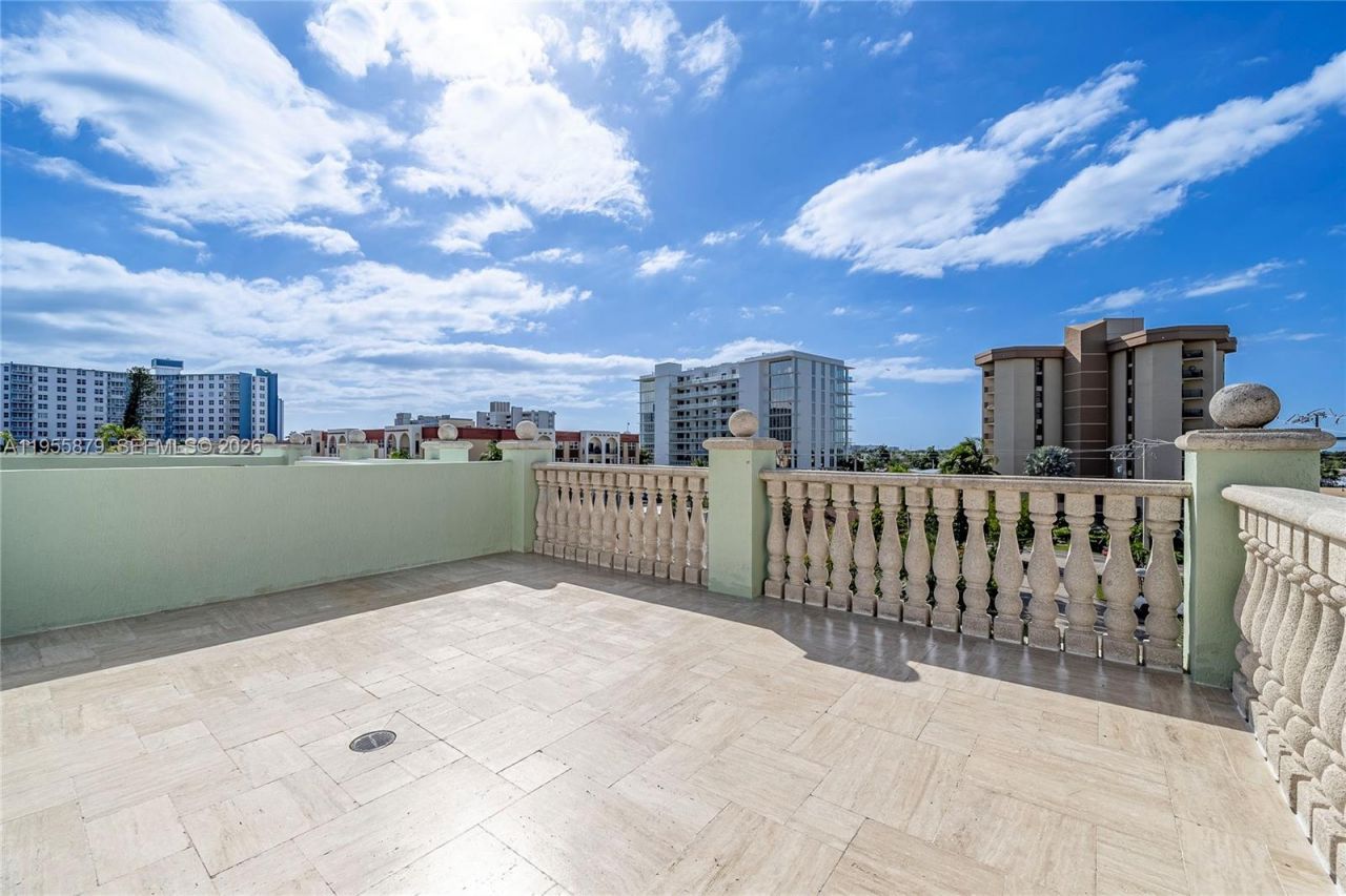 430 Sunset Dr, Pompano Beach, FL 33062 Photo