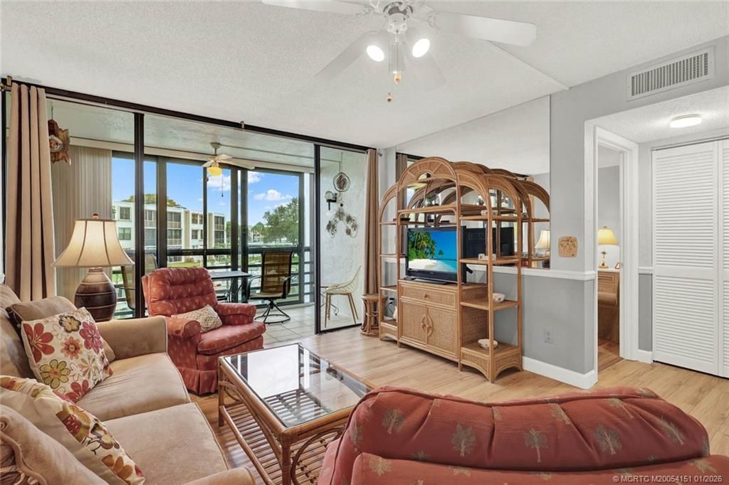 1950 SW Palm City Road, Unit 7-207, Stuart, FL 34994 Photo