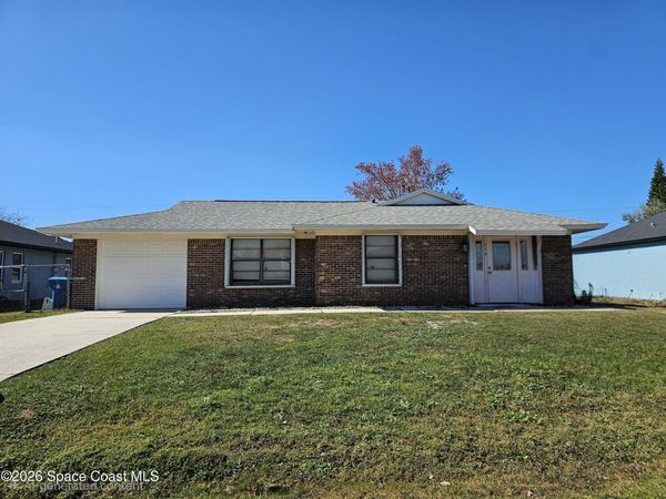 130 Abalone Road NW, Palm Bay, FL 32907