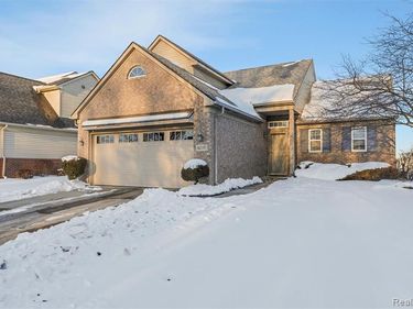 6235 Crystal Lake Drive, Romulus, MI 48174