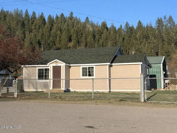 208 S 6th ST, Pinehurst, ID 83850