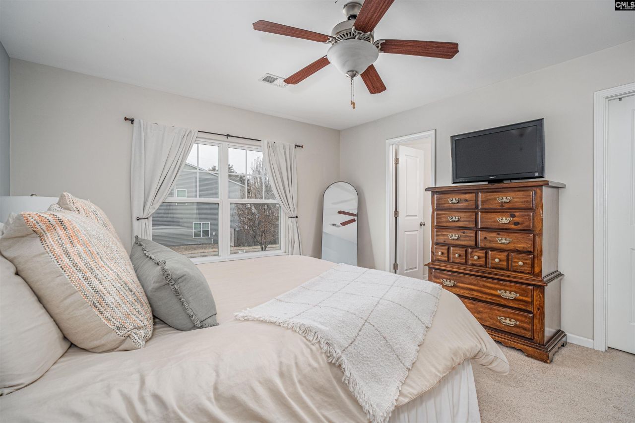 825 Scarlet Leaf Lane Photo 16