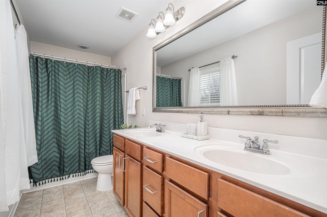 825 Scarlet Leaf Lane Photo 19