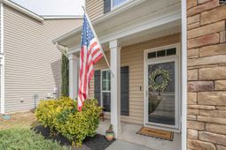 825 Scarlet Leaf Lane photo 4